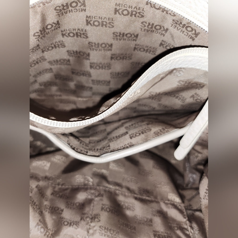Michael Kors Cream Leather Shoulder Hobo with Front Buckle Pocket - Picture 6 of 12